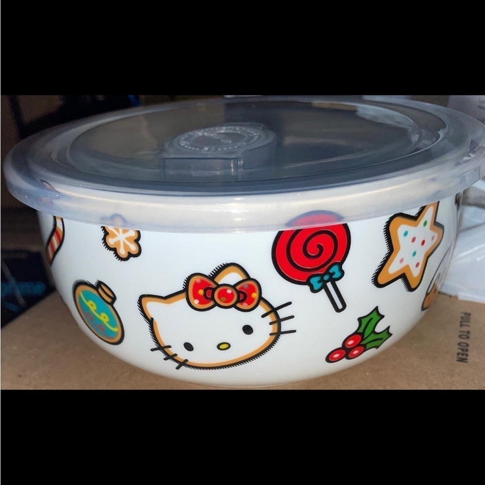 Hello kitty Christmas bowl with lid